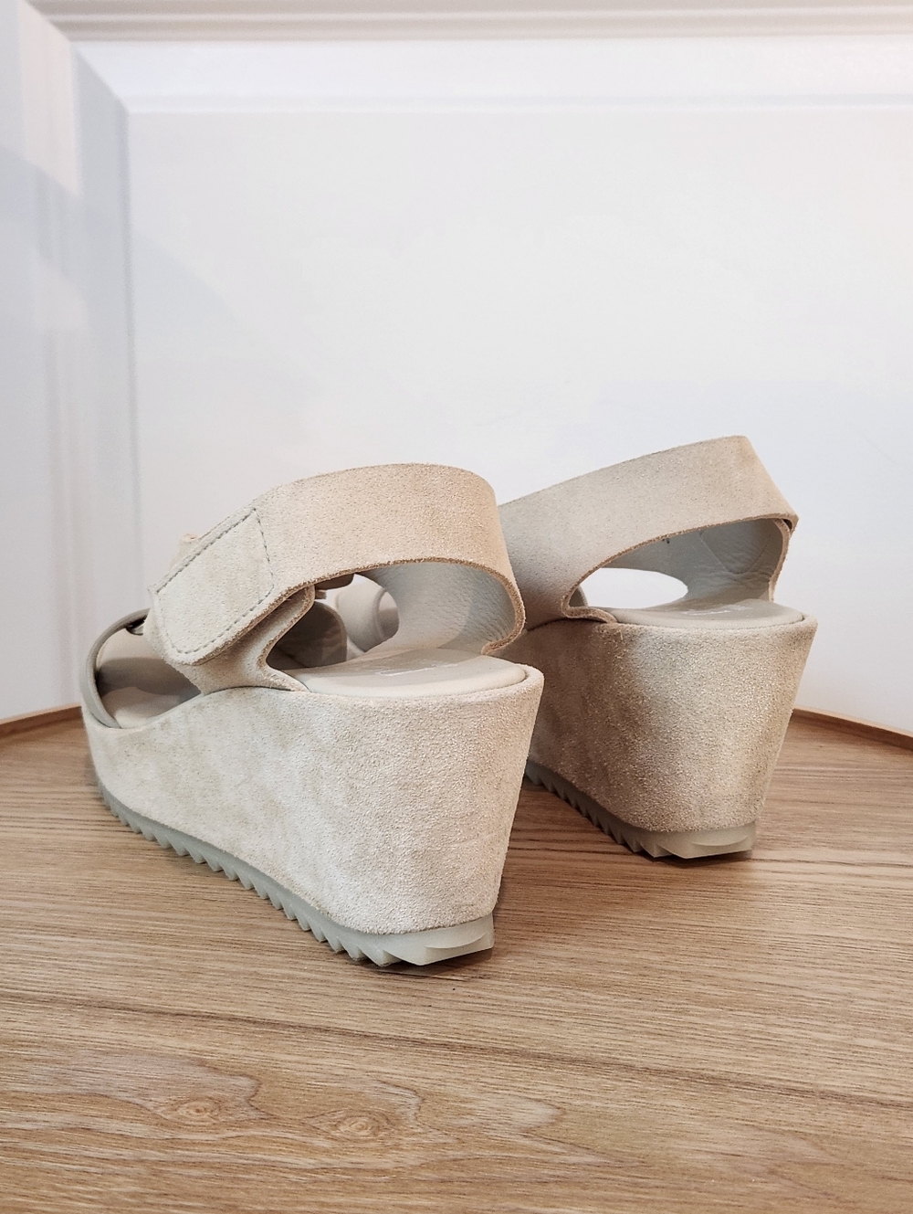 Pedro Garcia Women's Beige Wedge Sandals with Suede Finish New - Picture 4 of 12